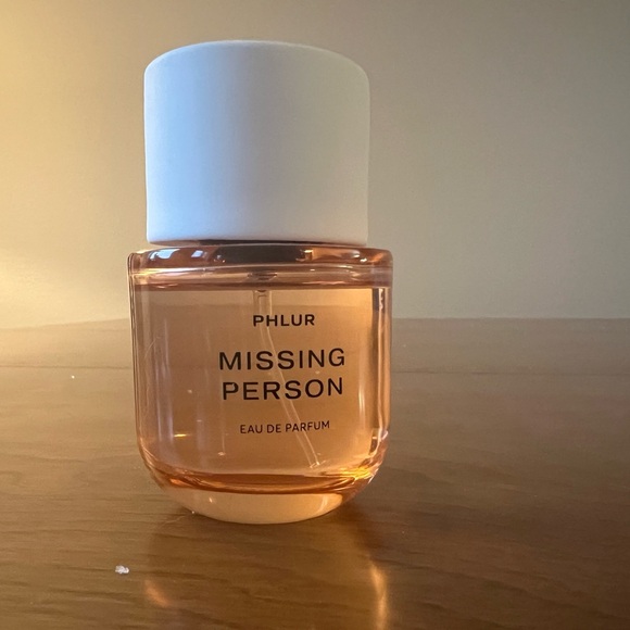 Phlur Missing Person Eau de Parfum 50ml - Picture 3 of 4